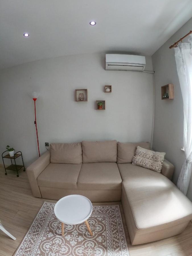 וארנה Into The Blue, 4 Guests, 5 Min Away From The Beach מראה חיצוני תמונה